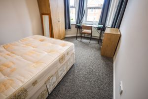 Photo 25- click for photo gallery